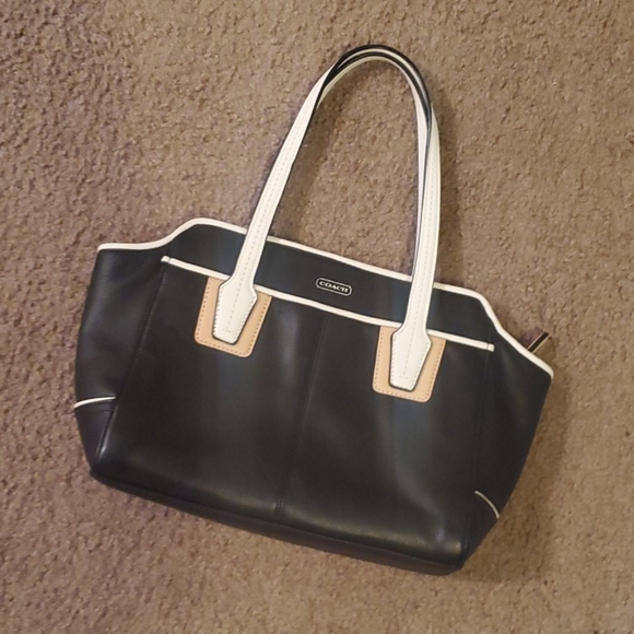 ‼SOLD‼Cute vintage preppy coach purse - Picture 2 of 5